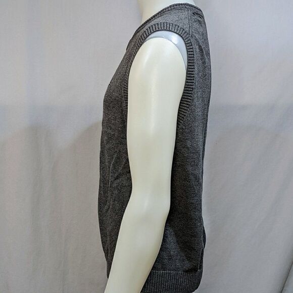 Classic looking Tommy Hilfiger Vest - Picture 5 of 7
